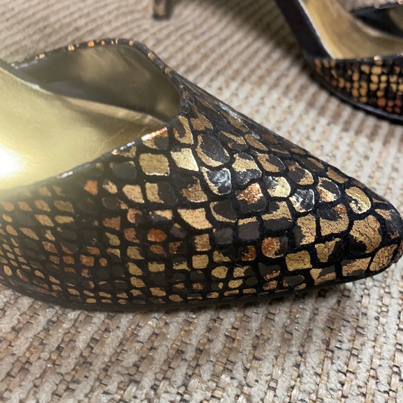 Gorgeous leopard print- snake print embossed heels - Picture 9 of 10